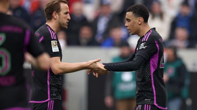 拜仁3连大胜可喜，纸糊后防被鱼腩捅穿让枪手偷笑