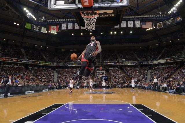 星空官网-回顾詹姆斯超越之路 20载岁月见证新王加冕